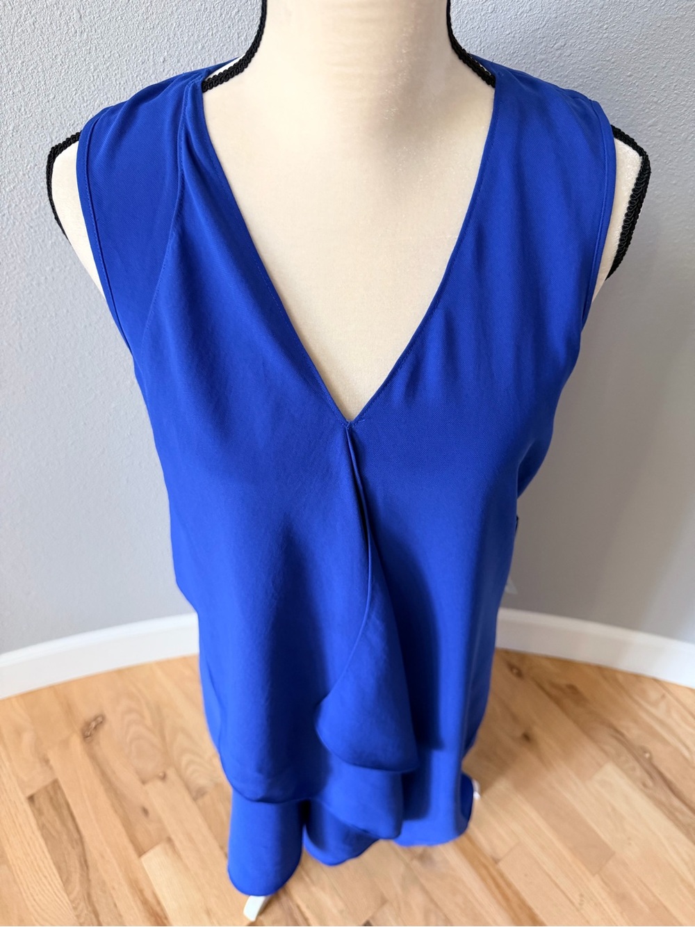 NWT Adrianna Papell Royal Blue Draped Asymmetrical V-Neck Dress - Size 6 - Picture 3 of 11